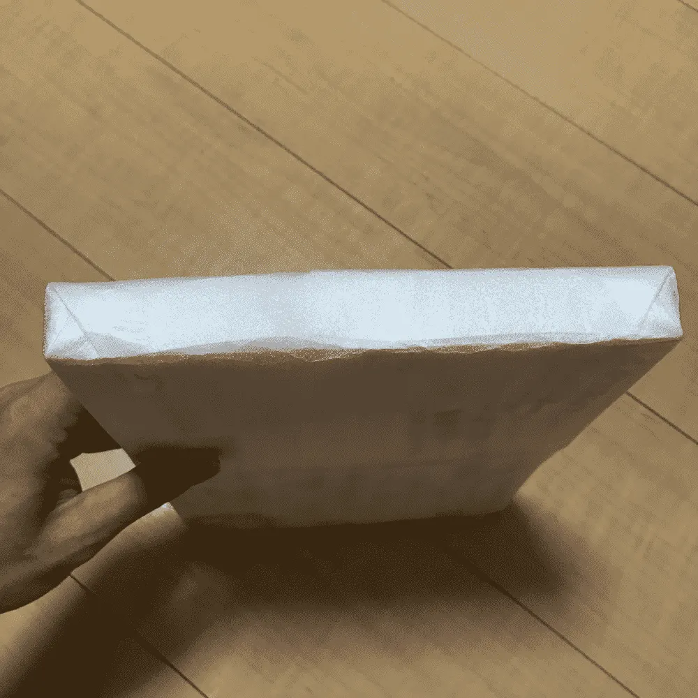 梱包クッションシートで包む