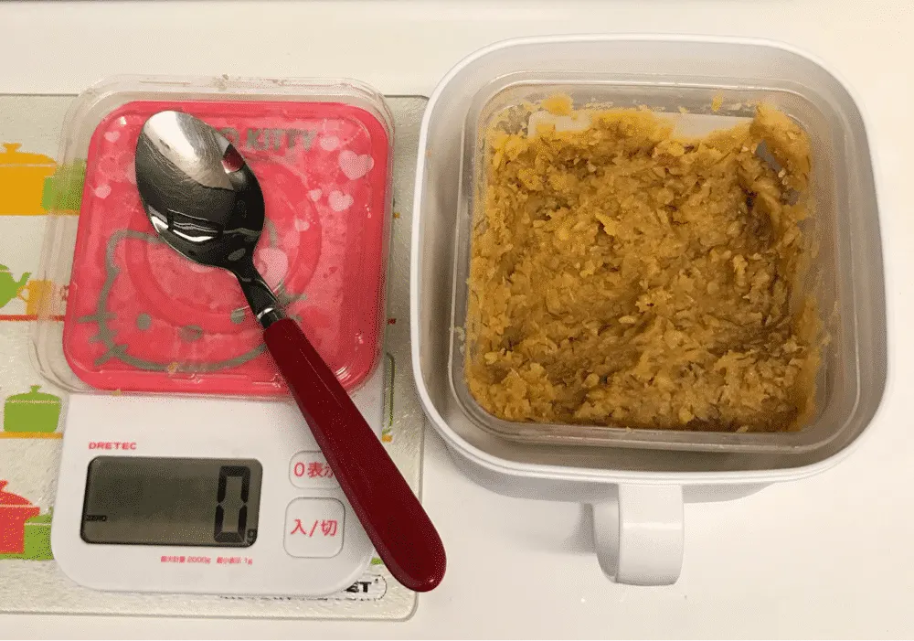 味噌の蓋を開けて大きめのスプーンを乗せた状態でメモリを0にします