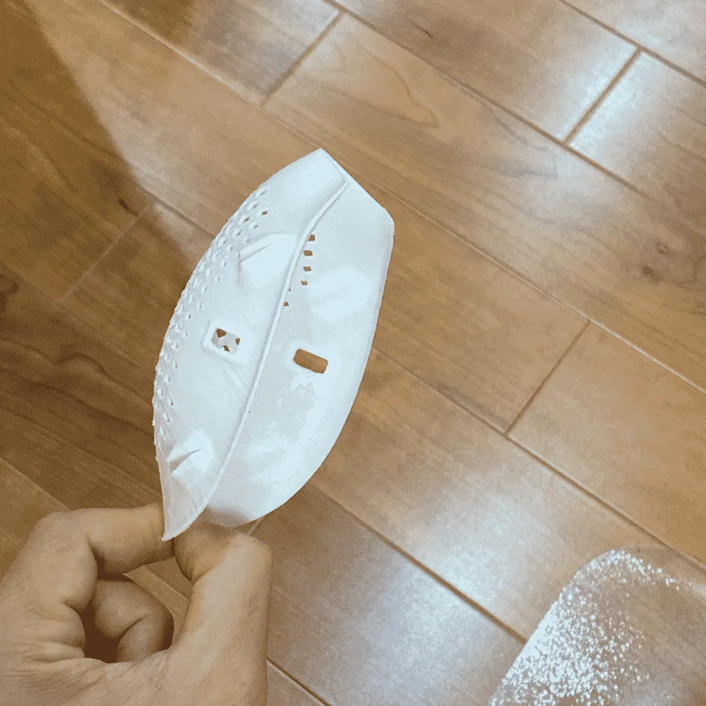 マスクに口紅やリップクリームが付くのを防げます
