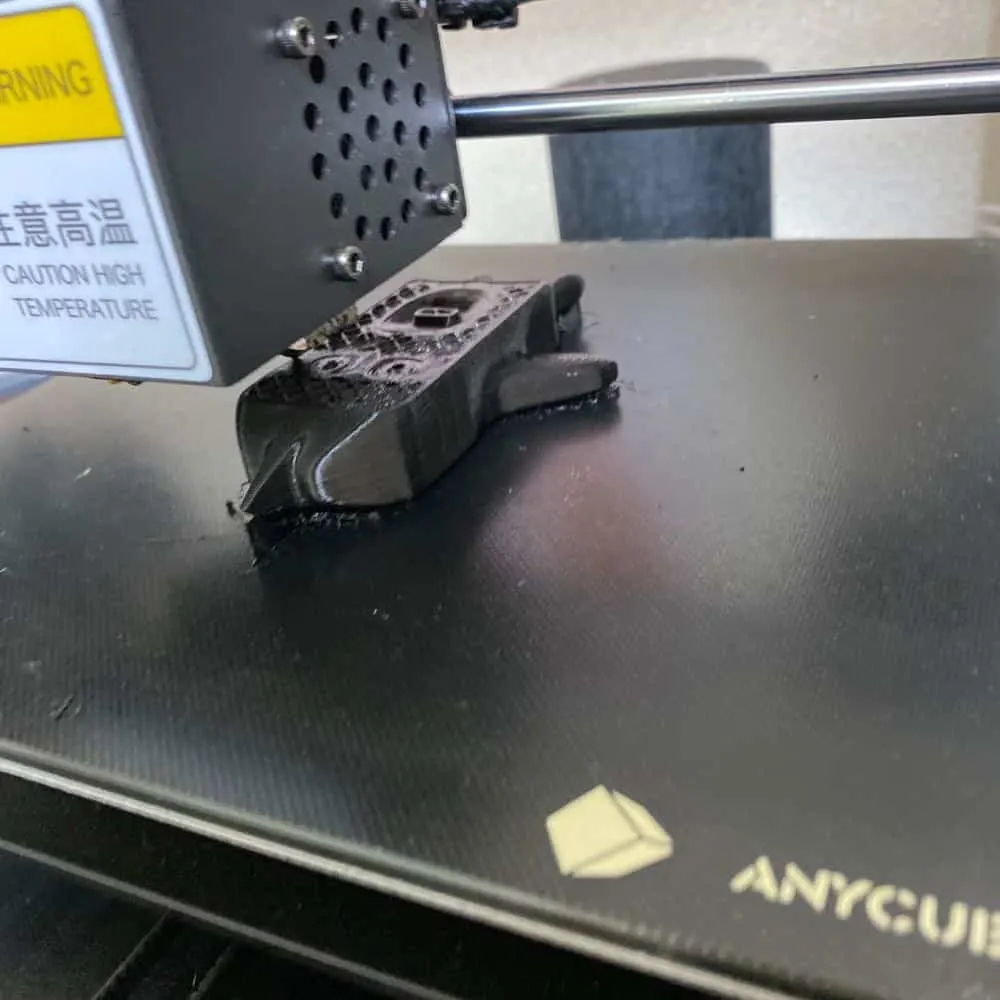 TPUで造形中の3Dプリント品